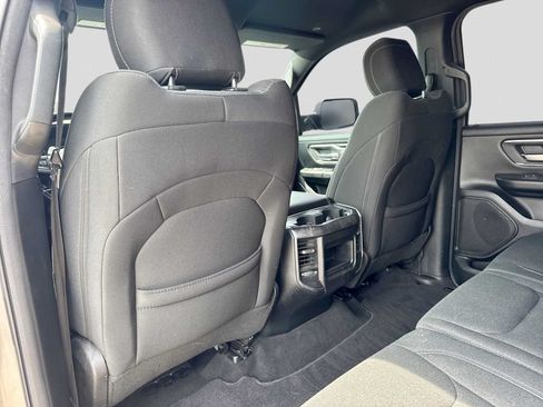 Used 2019 RAM 1500 Big Horn AWD/4WD image 17