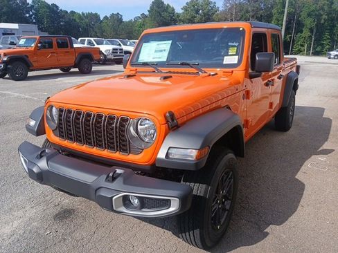 New 2025 Jeep Gladiator Sport image 9