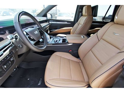 New 2026 Cadillac Escalade Luxury w/ Touring Package AWD/4WD image 6