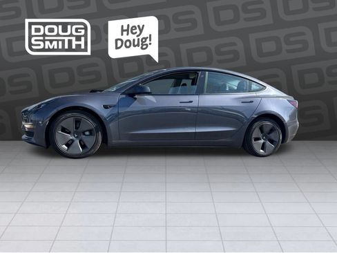 Used 2023 Tesla Model 3 Standard Range RWD image 1