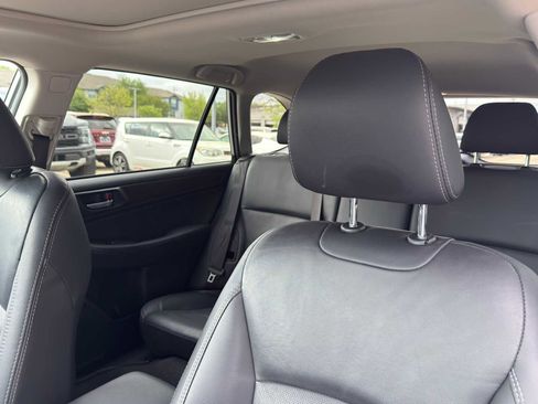 Used 2019 Subaru Outback 2.5i Limited w/ Popular Package #2 image 11