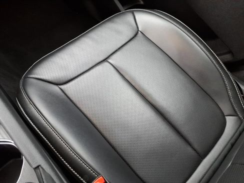 Used 2024 Jeep Grand Cherokee L Limited w/ Luxury Tech Group II image 35