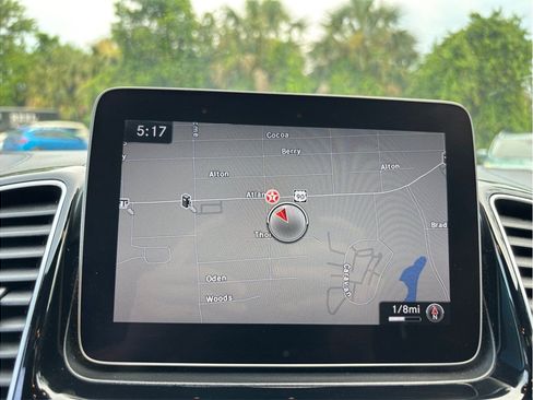Used 2018 Mercedes-Benz GLS 450 4MATIC image 28