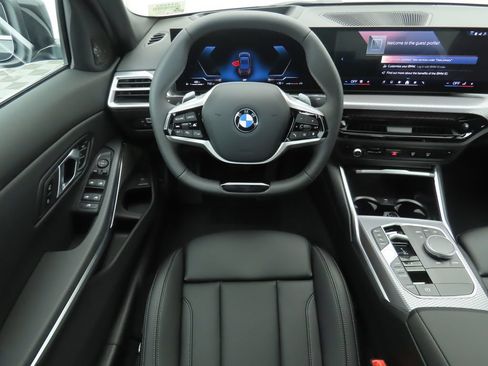 Used 2026 BMW 330i Sedan w/ Premium Package RWD image 11