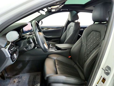 Used 2021 BMW 530e 530e image 9