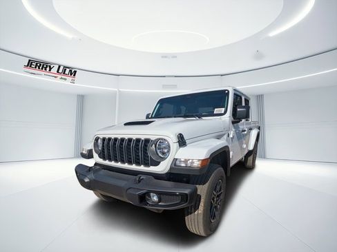New 2026 Jeep Gladiator Sport image 5