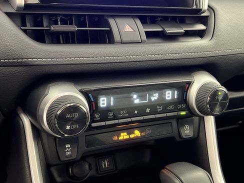 Used 2024 Toyota RAV4 XLE image 21