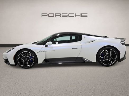 Used 2022 Maserati MC20 Coupe RWD image 2