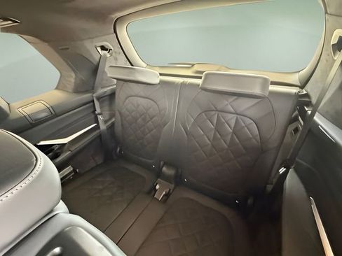 Used 2026 BMW X7 xDrive40i w/ M Sport Package image 22