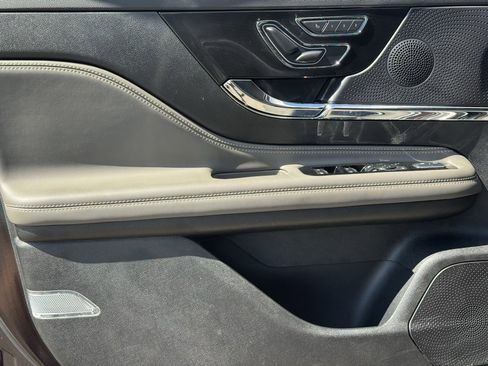 Used 2023 Lincoln Corsair Reserve w/ Equipment Group 201A image 22