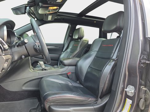 Used 2019 Jeep Grand Cherokee Trailhawk w/ Trailhawk Luxury Group AWD/4WD image 5