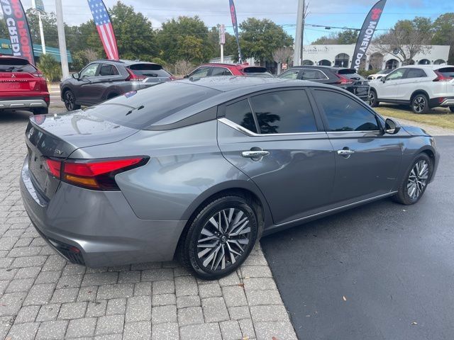 Used 2023 Nissan Altima 2.5 SV FWD image 5