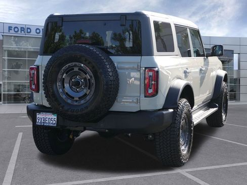 Used 2025 Ford Bronco Outer Banks w/ Sasquatch Package image 4