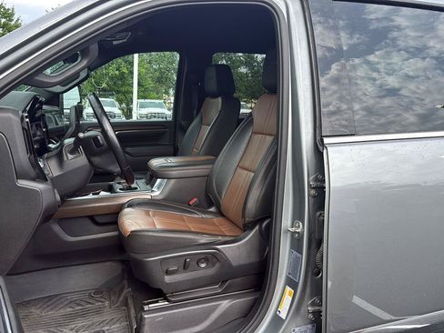 Used 2024 Chevrolet Silverado 2500 High Country w/ Technology Package AWD/4WD image 15