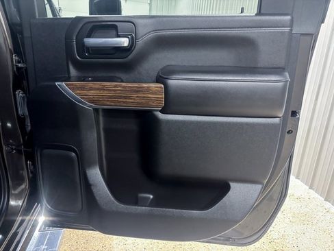 Used 2021 Chevrolet Silverado 3500 High Country image 30