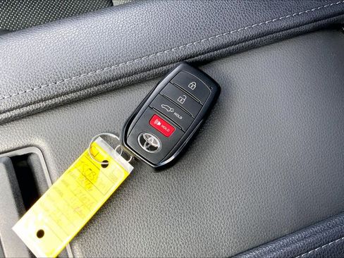 Used 2026 Toyota Grand Highlander AWD Hybrid image 15