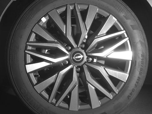 Used 2025 Nissan Altima 2.5 SV image 12