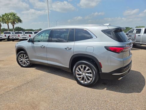 Used 2026 Buick Enclave Preferred FWD image 5