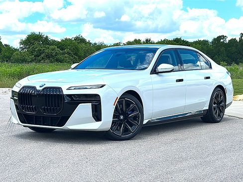New 2024 BMW i7 xDrive60 w/ Executive Package AWD/4WD image 2
