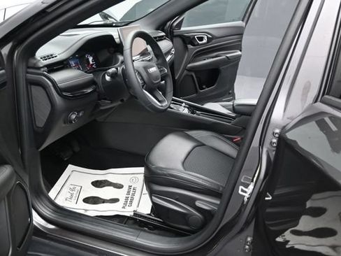 Used 2024 Jeep Compass Latitude AWD/4WD image 6