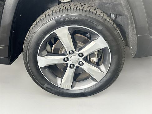 Used 2021 Jeep Grand Cherokee L Limited image 11