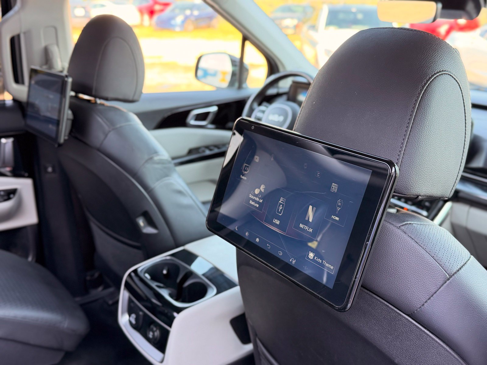 Used 2022 Kia Carnival SX Prestige FWD image 37