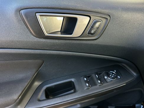 Used 2020 Ford EcoSport SE w/ SE Convenience Package image 11