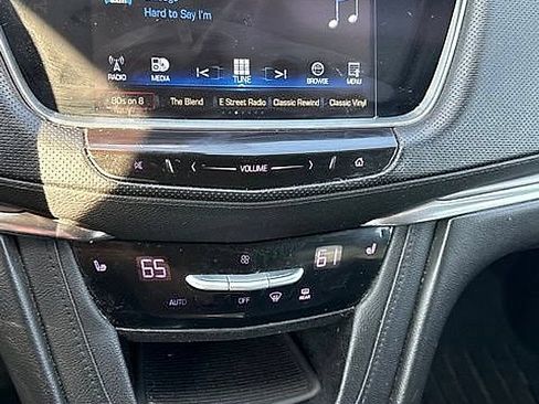 Used 2017 Cadillac XT5 Luxury AWD/4WD image 3