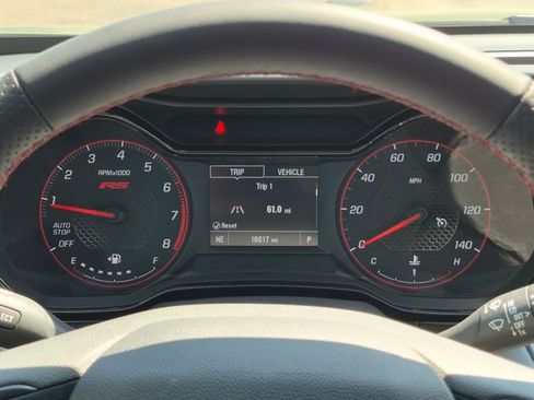 Used 2024 Chevrolet Trax RS w/ Sunroof Package FWD image 11