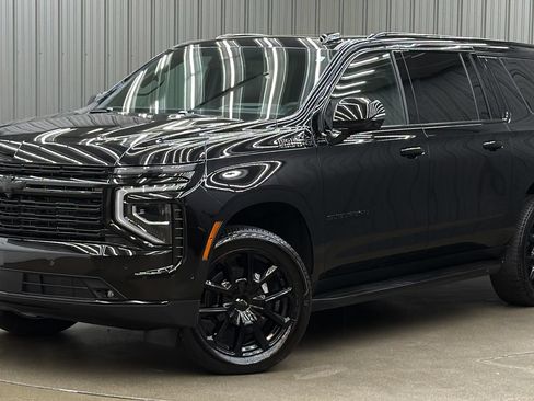 Used 2026 Chevrolet Suburban High Country w/ Sun And Tow Package AWD/4WD image 1