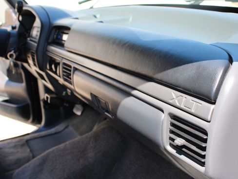 Used 1993 Ford Bronco AWD/4WD image 10