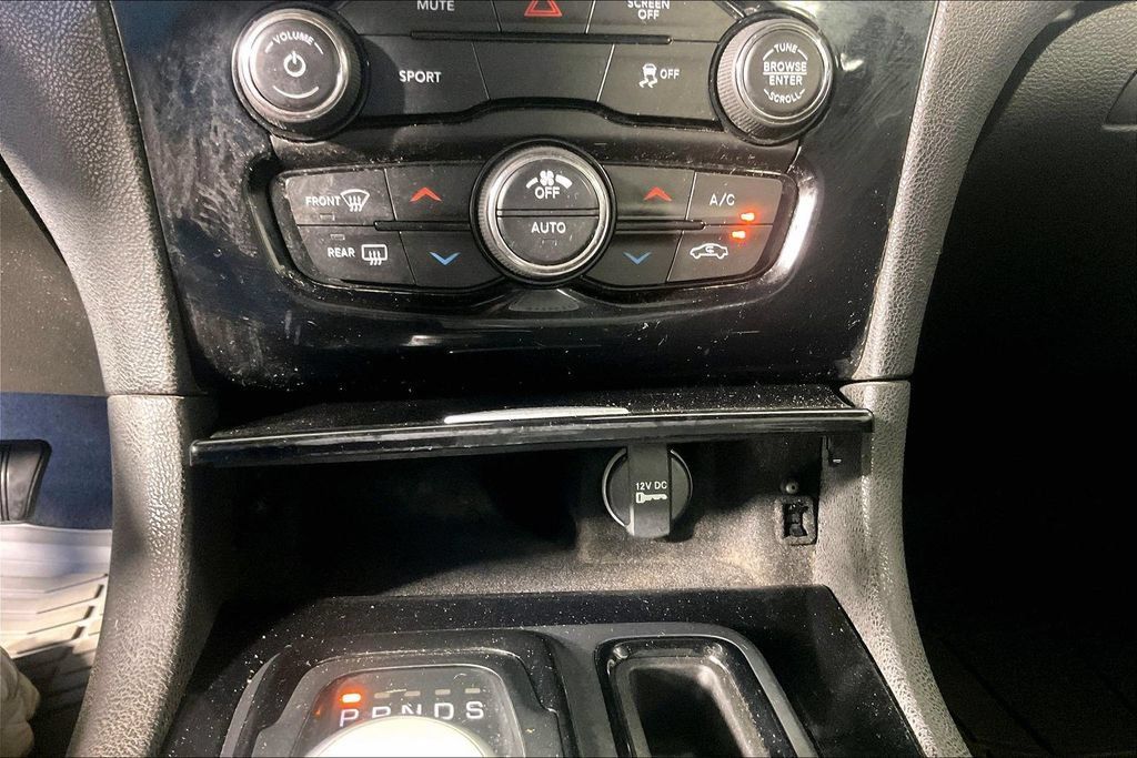 Used 2019 Chrysler 300 S AWD/4WD image 27