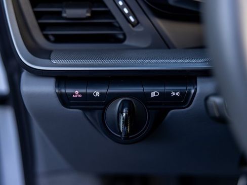 Certified 2024 Porsche 911 Targa 4 image 40