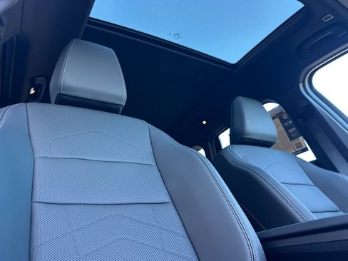 Used 2025 BMW X1 xDrive28i w/ Technology Package image 21