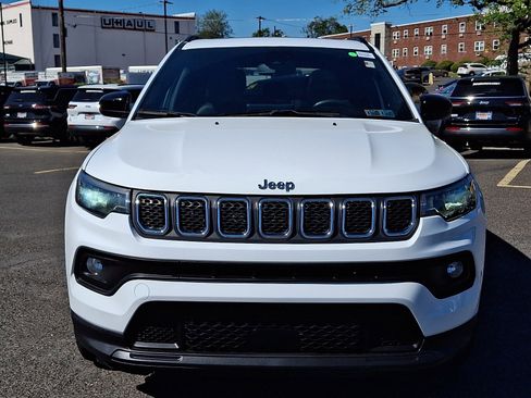 Used 2023 Jeep Compass Latitude w/ Sun and Sound Group AWD/4WD image 2