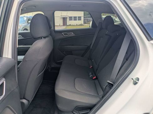 Used 2023 Kia Sportage LX AWD/4WD image 14