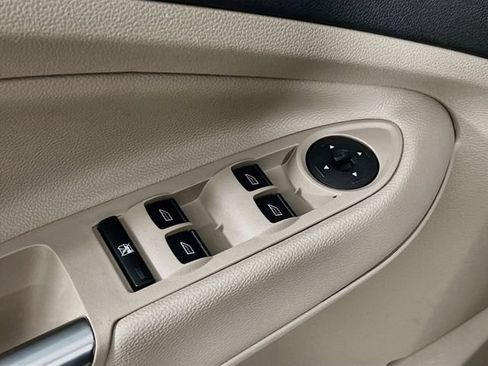 Used 2014 Ford Escape SE FWD image 9