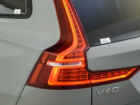 Certified 2025 Volvo V60 B5 Cross Country Plus AWD/4WD image 12