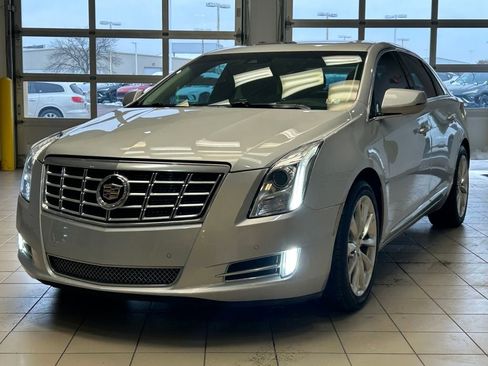 Used 2013 Cadillac XTS Premium image 3