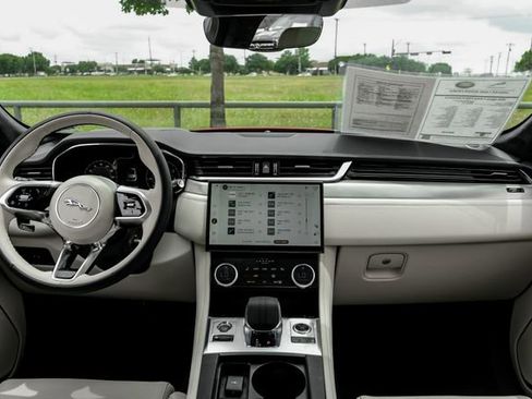 Used 2026 Jaguar F-PACE R-Dynamic S AWD/4WD image 18