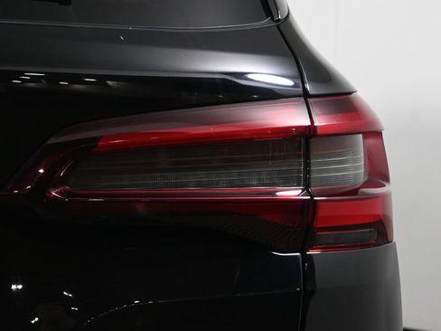 Used 2022 BMW X5 xDrive40i w/ Premium Package AWD/4WD image 13