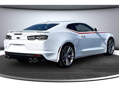 Used 2020 Chevrolet Camaro SS RWD image 16