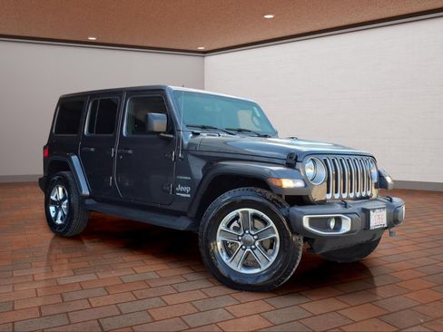 Used 2021 Jeep Wrangler Unlimited Sahara AWD/4WD image 3