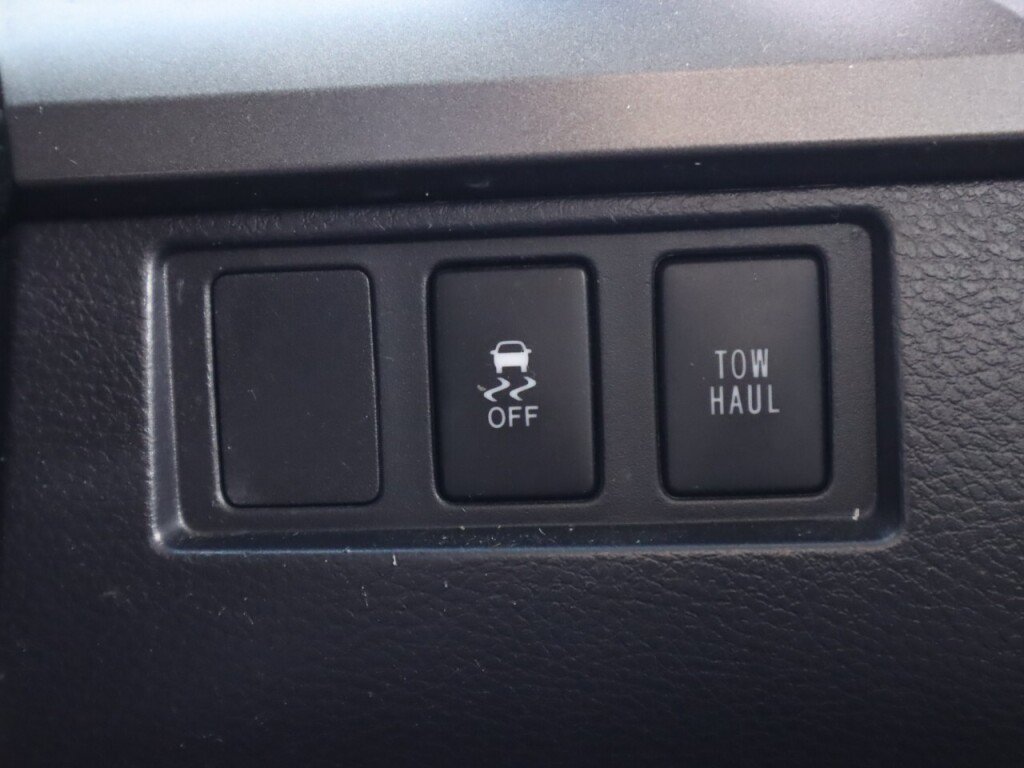 Used 2015 Toyota Tundra SR5 w/ TRD Off Road Package AWD/4WD image 26