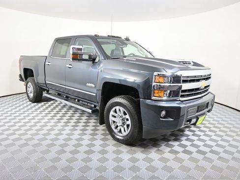 Used 2019 Chevrolet Silverado 3500 High Country w/ Duramax Plus Package image 13