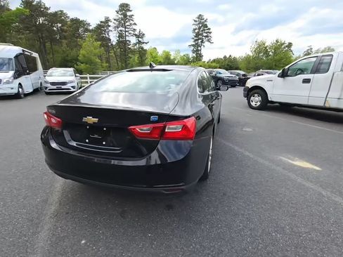 Used 2018 Chevrolet Malibu Hybrid w/ Driver Confidence Package FWD image 3