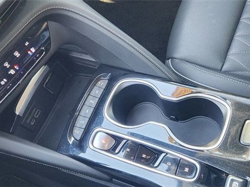 Used 2023 Buick Envision Avenir image 36