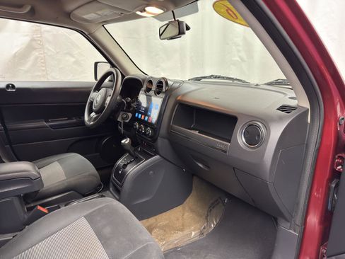 Used 2016 Jeep Patriot Sport w/ Power Value Group image 33
