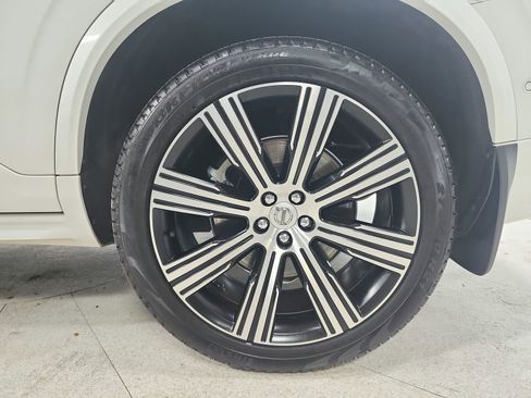 Used 2024 Volvo XC90 B5 Plus w/ Protection Package Premier image 51