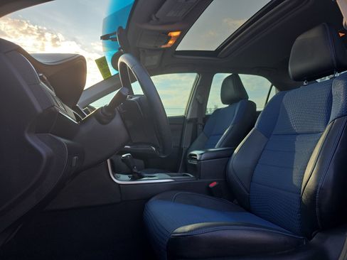 Used 2016 Toyota Camry SE image 11